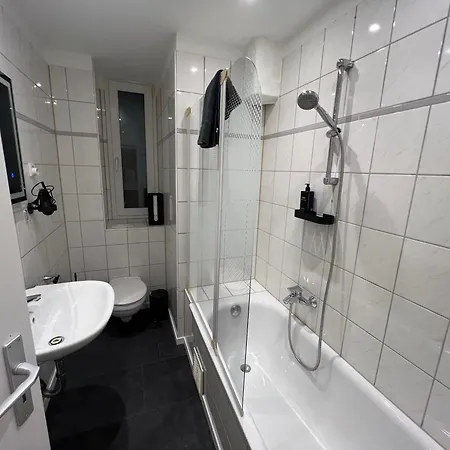 Vibehome Duesseldorf - Stadtmitte Eksteriør billede